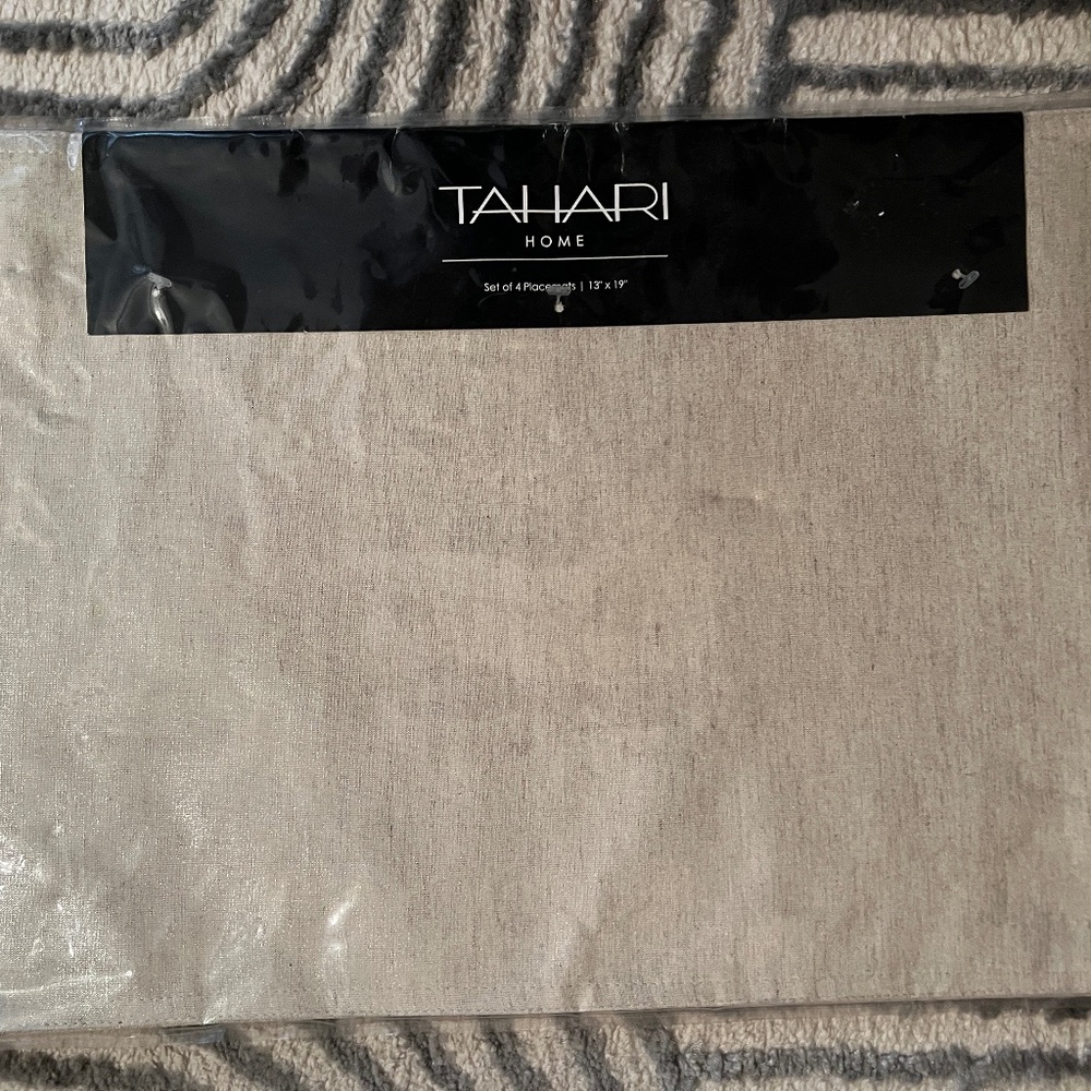 Tahari 13” x 19” heather silver and off white placemats, pack of 4
